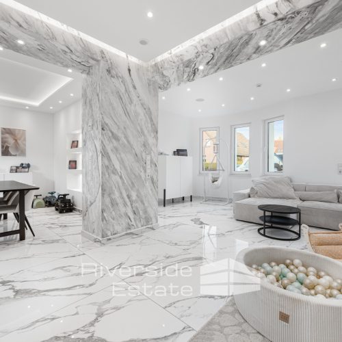 59f44892-ef3b-4689-b931-d39e85451ddd