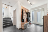 Flur - Modern & energieeffizient: Einfamilienhaus mit Smart-Home, großer Garage, Wallbox und vielem mehr