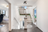Flur OG - Modern & energieeffizient: Einfamilienhaus mit Smart-Home, großer Garage, Wallbox und vielem mehr
