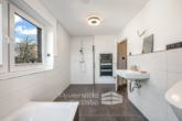 Bad OG - Modern & energieeffizient: Einfamilienhaus mit Smart-Home, großer Garage, Wallbox und vielem mehr
