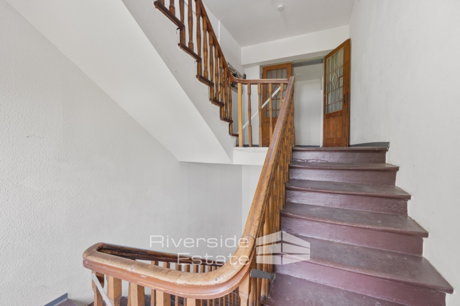 Treppenhaus 1.OG L