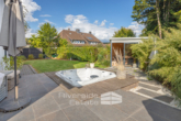Terrasse mit Whirlpool - Hochwertig saniertes Einfamilienhaus mit Wärmepumpe und Wellnessgarten in bester Lage von Hameln!