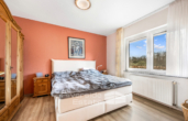 Schlafzimmer Erdgeschoss ca. 13,42m² - Rotenburg – Scheeßel I Top ausgestattete Reitanlage mit Reithalle, ein Zuhause für Pferd und Mensch