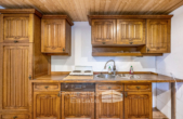 Küche (ca. 9,78m²) angrenzend am Reiterstübchen - Rotenburg – Scheeßel I Top ausgestattete Reitanlage mit Reithalle, ein Zuhause für Pferd und Mensch