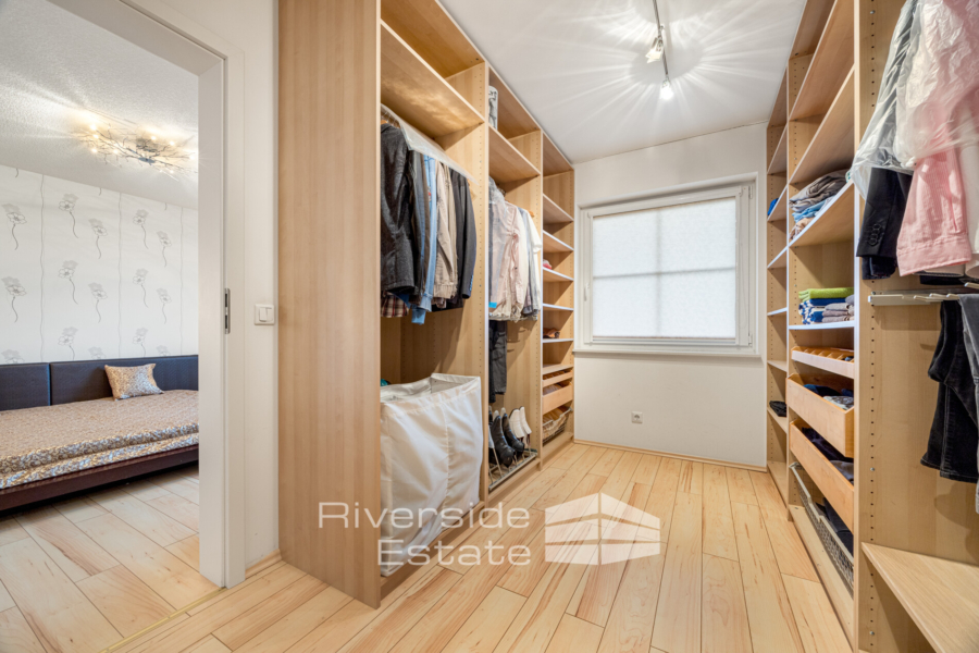 Ankleidezimmer OG