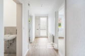 Flur EG - Modern wohnen auf 3 Etagen – Reihenmittelhaus mit Terrasse und kleinem Garten