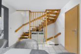 Treppenaufgang - Coppenbrügge-Herkensen |Gepflegtes Reihenhaus mit Terrasse und Stellplatz – ideal für Familien!