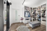 Ankleidezimmer - Exklusives 4-Familienhaus im Klütviertel – kernsanierte Loftwohnung & großer Garten!