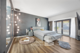 Schlafzimmer - Exklusives 4-Familienhaus im Klütviertel – kernsanierte Loftwohnung & großer Garten!