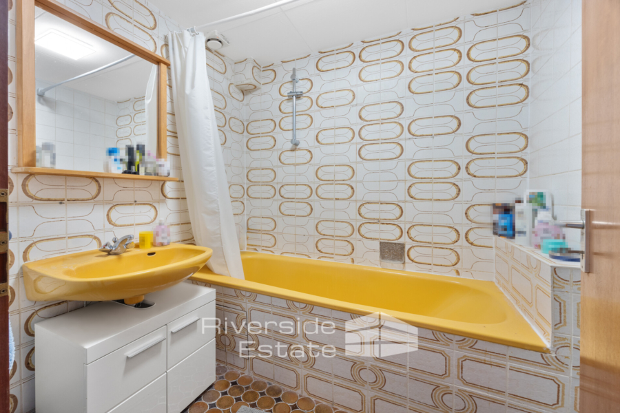 Badezimmer mit Wanne