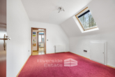 Durchgangszimmer im OG - Hameln-Klüt I EFH mit großem Eigentumsgrundstück, Garten & Garage!