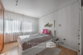 Schlafzimmer 1 im EG - Bad Münder am Deister| Vielfältiges Einfamilienhaus mit Wellnessbereich in naturnaher Lage!