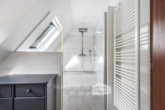 Bad mit Dusche - Hameln-Klüt I Seltene Gelegenheit – EFH mit großem Grundstück, Garten & Garage – provisionsfrei!