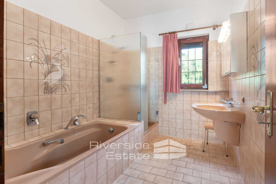Badezimmer EG