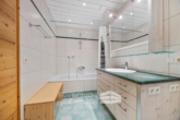 Badezimmer - Österreich – Uttendorf I 2.Wohnsitz mit 3 potenziellen Einheiten und traumhaften Bergpanoramablick!