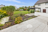 Terrasse mit Garten