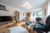 Wohnzimmer - Modernes freistehendes Einfamilienhaus mit Erbpachtgrundstück in Klein Berkel!