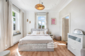 Schlafzimmer EG - Platz für die ganze Familie: Historisches Haus in Neuenwalde mit Pool und großzügigem Grundstück