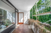 Süd-Balkon mit Blick in den Innenhof