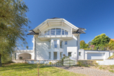 Hausansicht von hinten - Exklusive Villa mit Panoramablick auf den Millstätter See in Seeboden!