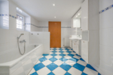Badezimmer - Aerzen|Stilvolle Maisonettewohnung mit ca. 124 m² Wohnfläche! (4-Zimmer)