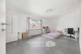 Zimmer im Obergeschoss - Attraktive Doppelhaushälfte am Klüt mit Wintergarten, Garage & Eigentumsgrundstück!