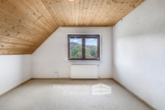 Raum DG - Lügde | Großzügiges Einfamilienhaus mit Ausbaupotential und Terrasse