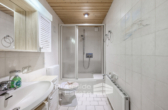 Badezimmer EG - Lügde | Großzügiges Einfamilienhaus mit Ausbaupotential und Terrasse