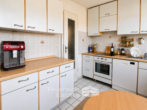 Küche Wohnung OG - Vermietetes Zweifamilienhaus mit ausgebautem Spitzboden, 2 Garagen & Entwicklungspotenzial