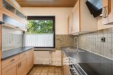 Küche Wohnung EG - Vermietetes Zweifamilienhaus mit ausgebautem Spitzboden, 2 Garagen & Entwicklungspotenzial