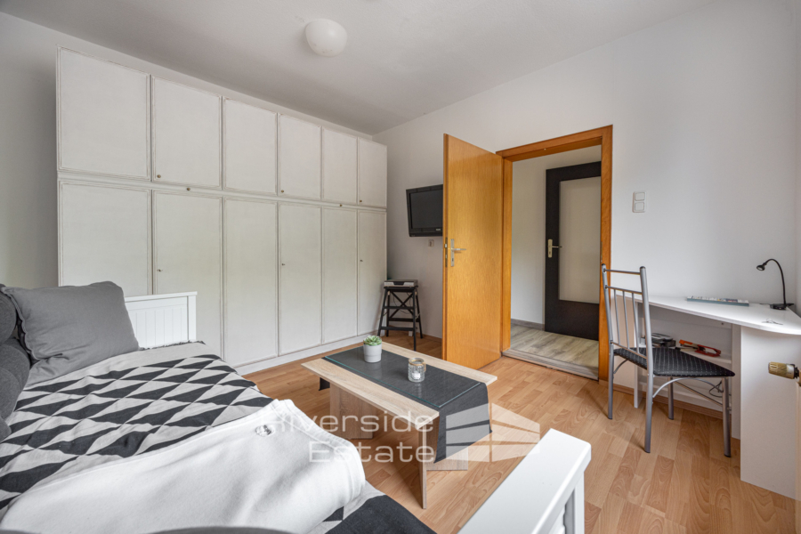 Wohn-Schlafzimmer EG - rechts